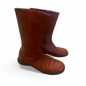 Vintage red camper boots mid